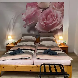 Home-rose-garden-gästehaus Kontaktloser Zugang Düsseldorf