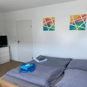 Messezimmer Nahe Der Düsseldorfer Messe Mit Eigenem Eingang Und Gratis Minibar Düsseldorf